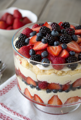 No-bake Mixed Berry Trifle Recipe